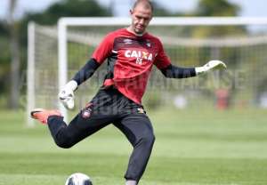 Após retorno de atacante da Ponte, Água Santa confirma goleiro do Athletico-PR