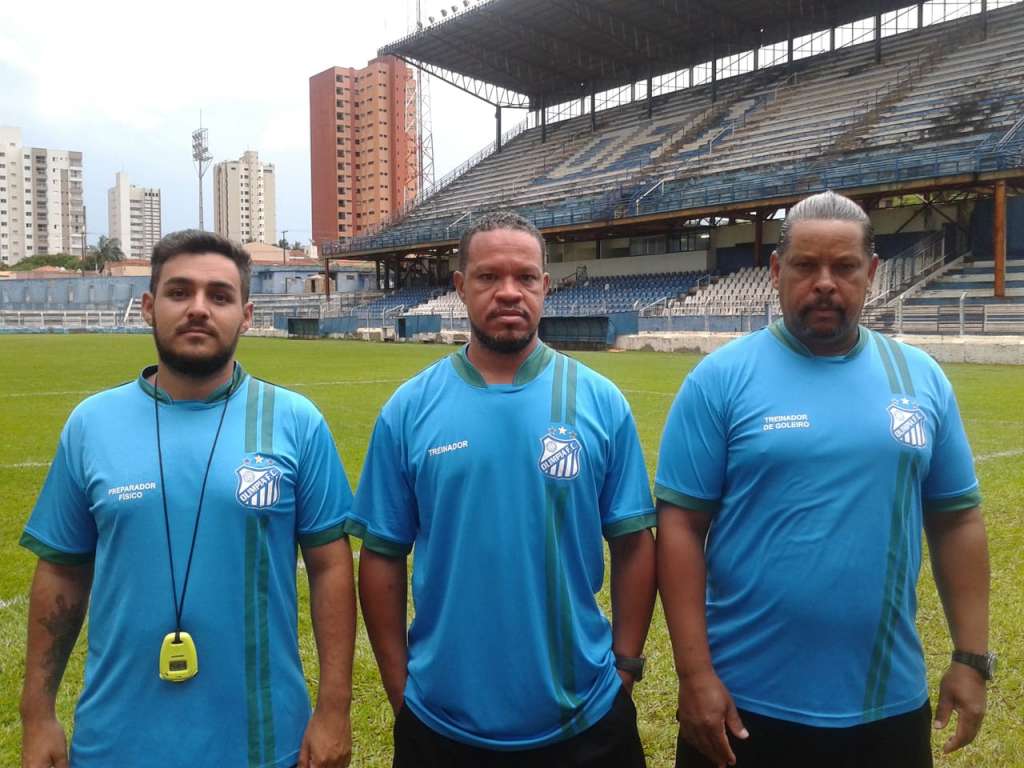  Paulo Mulle e sua comissão técnica