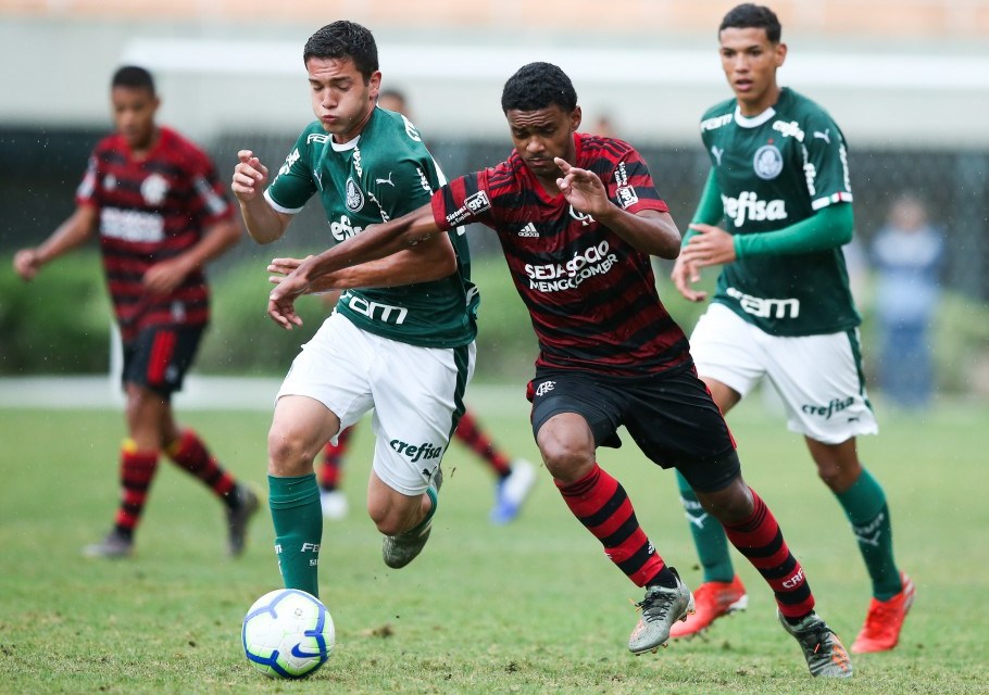 Palmeiras e Flamengo disputaram os principais torneios da base