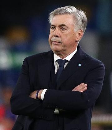 Após ir às oitavas da Liga dos Campeões, Napoli anuncia demissão de Ancelotti