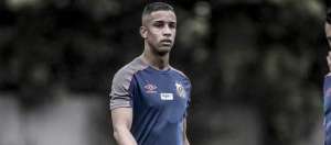 Corinthians entra em disputa com Palmeiras por lateral ex-Flamengo que estava no Santos