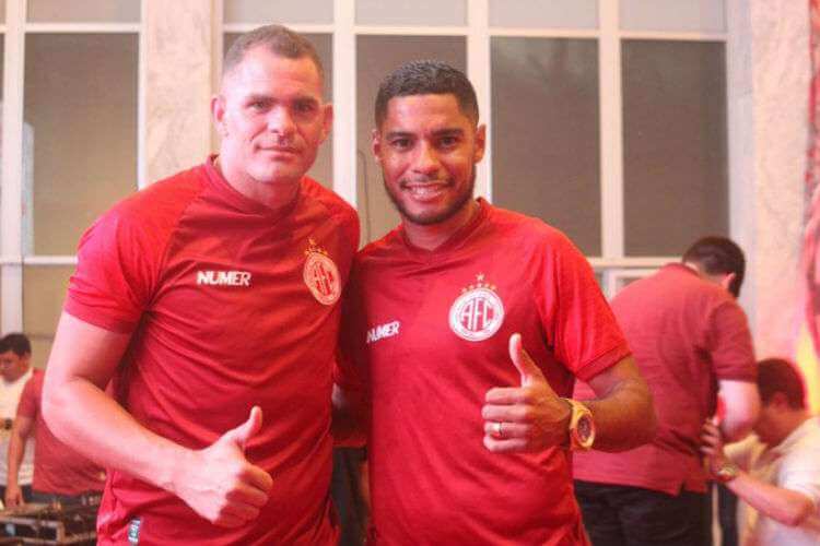 Potiguar: América contrata ex-atacante do Náutico e meia com passagem pelo Guarani