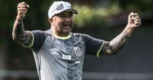 Alvo do Palmeiras, Sampaoli entra em conflito com Santos sobre pagamento de multa