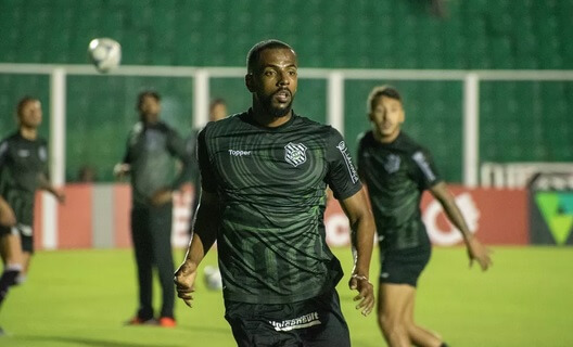 Catarinense: Ex-zagueiro do Figueirense entra na mira da Chapecoense