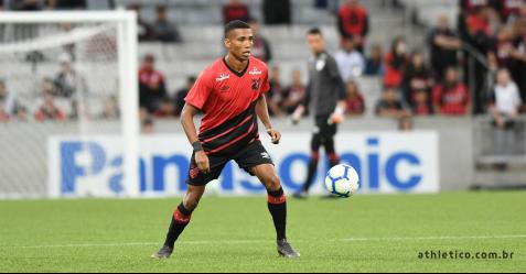 Santos faz consulta por lateral do Grêmio, emprestado ao Athletico