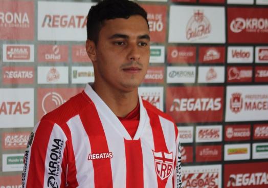 Clube rebaixado no Brasileirão pode “roubar” atacante do CRB