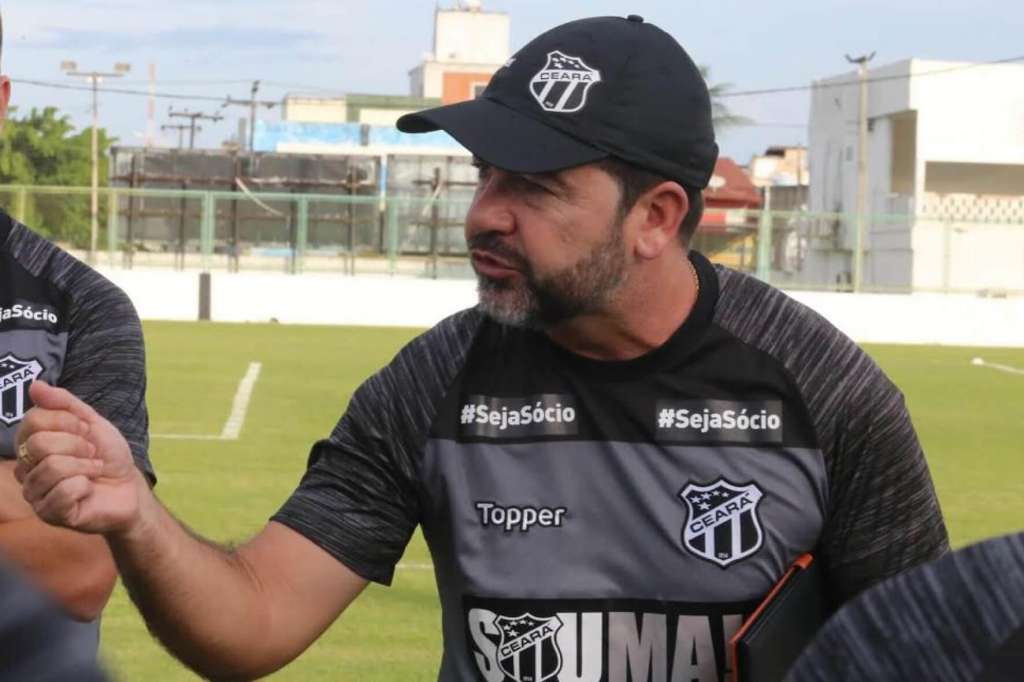 Enderson Moreira tem seu nome analisado pela diretoria do Coritiba (Foto: Bruno Aragão/Ceará)