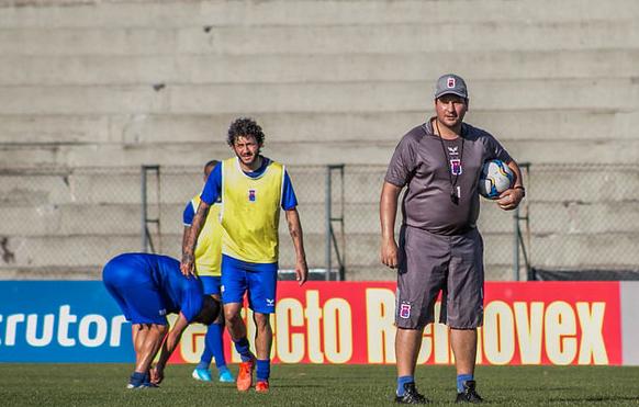 Ex-técnico da Portuguesa poderá comandar Paraná no Estadual 2020