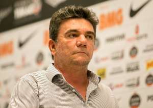 Andrés desmente presidente do Grêmio e nega ter oferecido jogadores por Luan