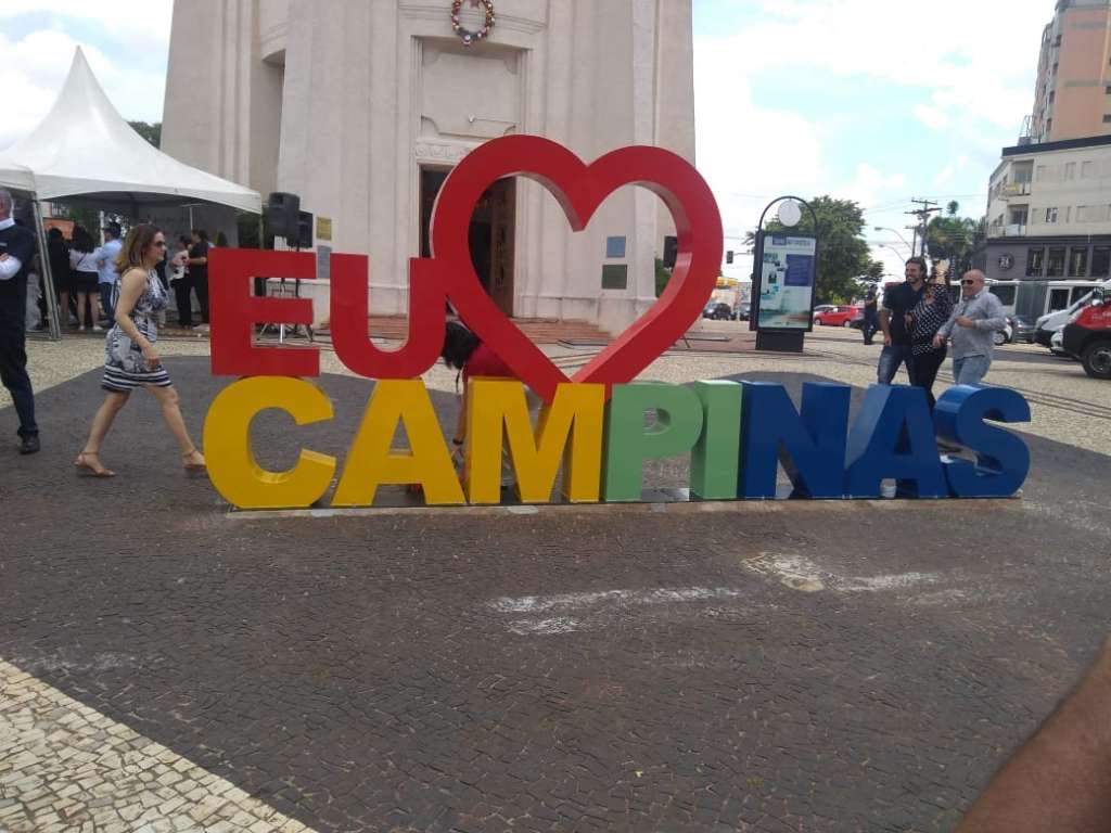 Campanha 'Eu Amo Campinas' reúne autoridades e políticos na Torre do Castelo 2 0002050436795 img