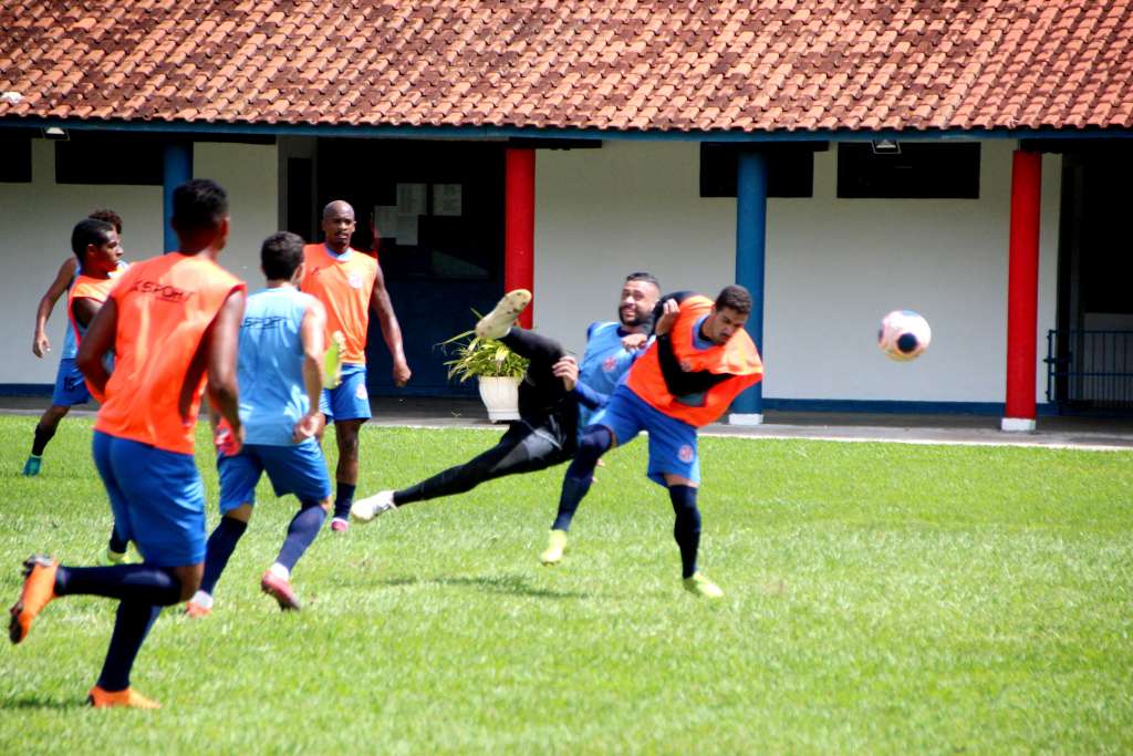 Um treino recreativo encerrou a preparação para o jogo-treino (Foto: Silas Reche)