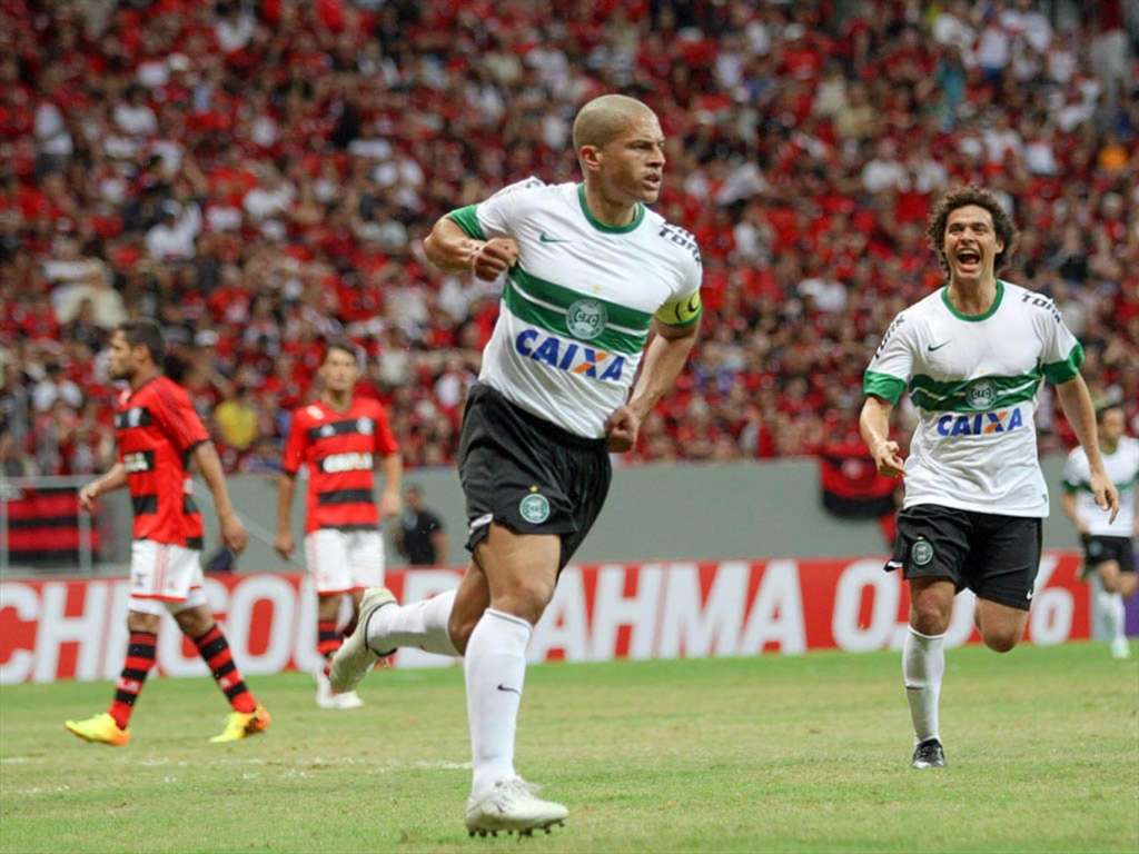 Coritiba quer Alex como auxiliar-técnico (Foto: Site Oficial Coritiba)