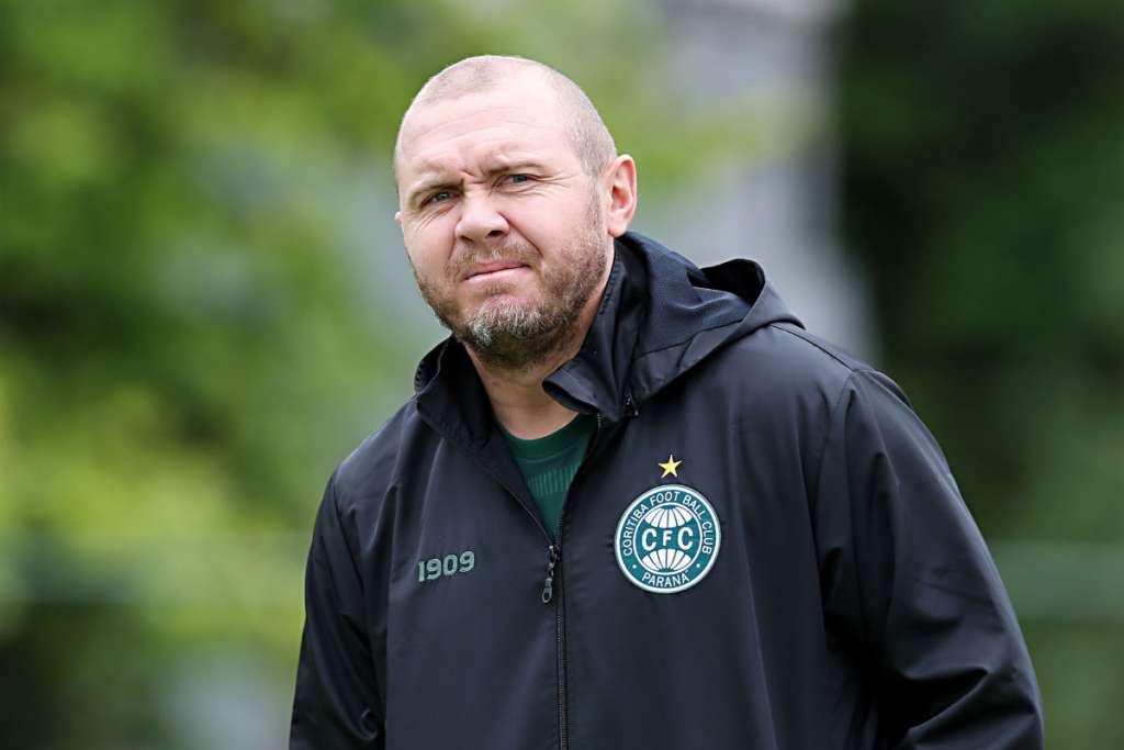 Mozart pode ser efetivado como técnico do Coritiba