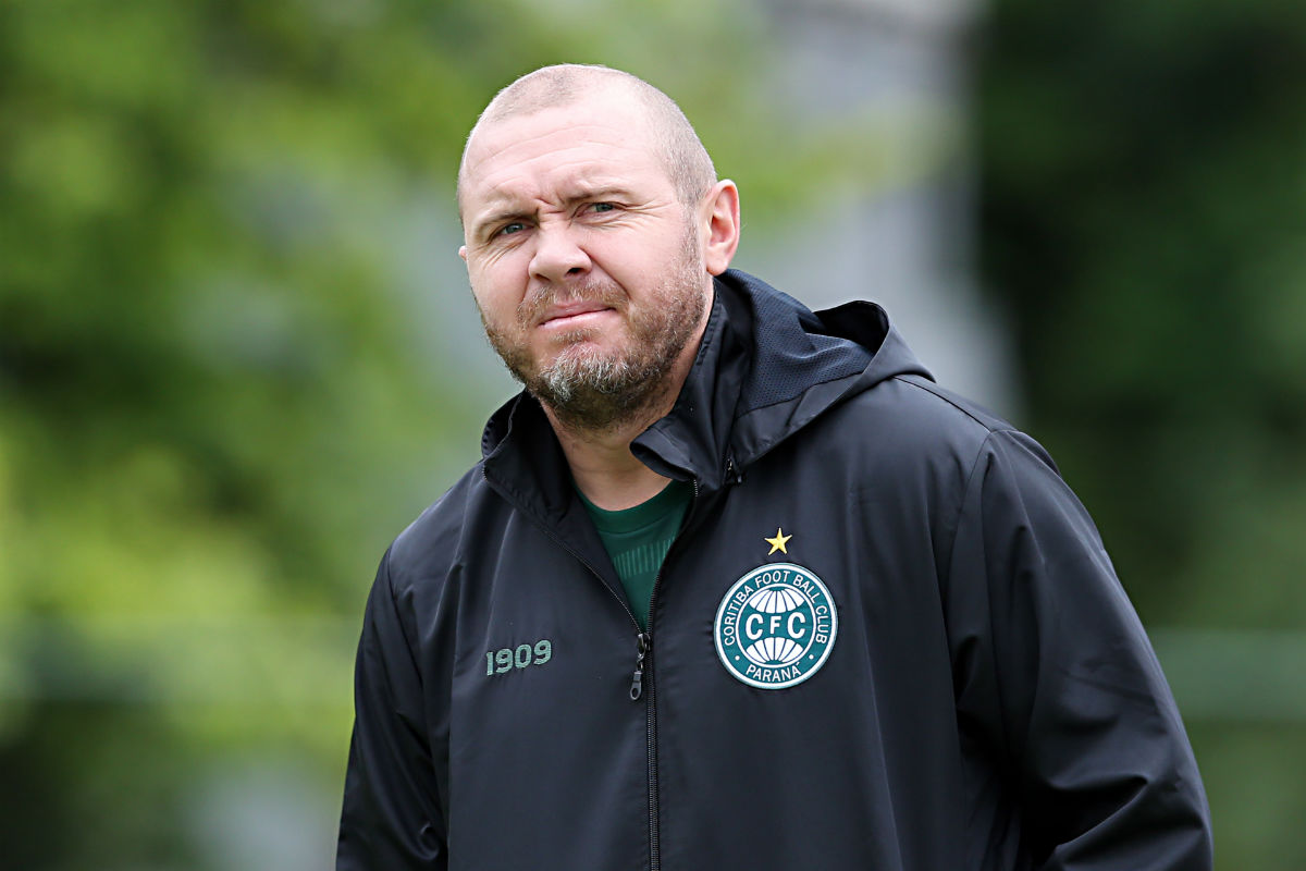Sonhando com Alex, Coritiba pode efetivar auxiliar para o Paranaense