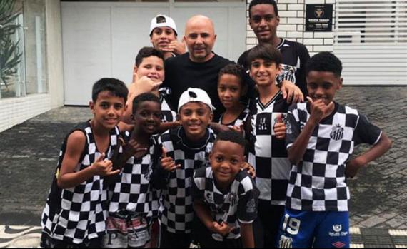 ‘Meninos da árvore’ de Sampaoli querem amizade com próximo treinador do Santos
