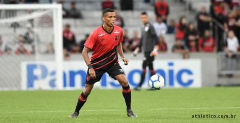 Athletico terá que comprar lateral do Grêmio se quiser mantê-lo em 2020