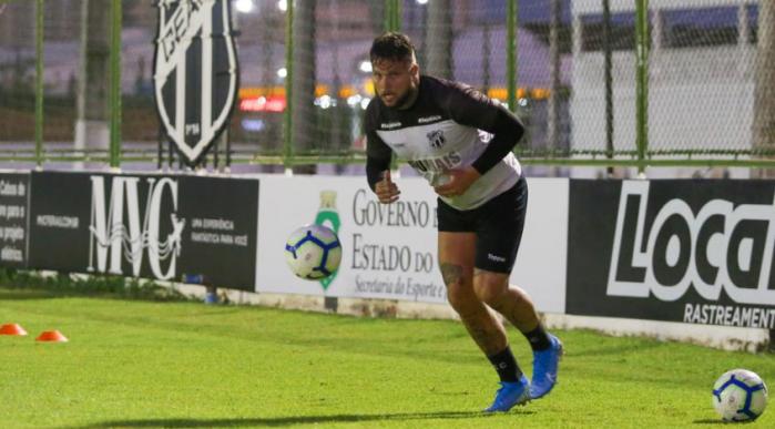 Atacante com nome de craque deixa o Ceará “Peço perdão a nação”