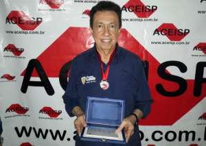 Aceisp homenageia cronistas históricos do Interior e presidente da ABRACE