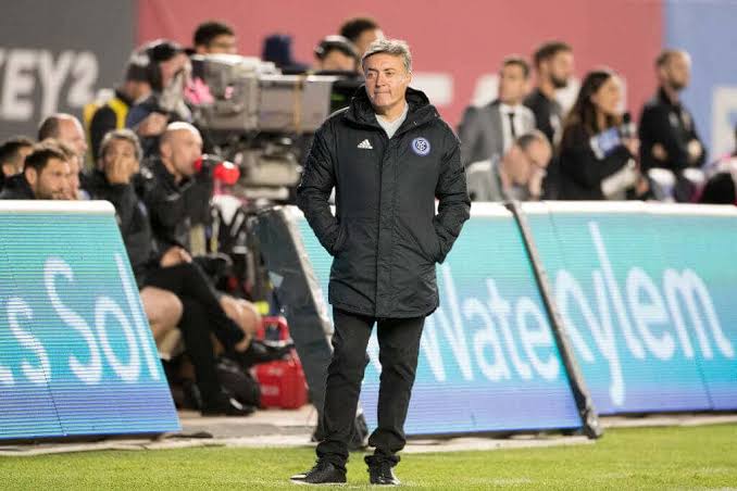 Sem Ceni, Athletico abre negociação com ex-auxiliar de Guardiola