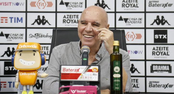 Apresentado como gerente, Espinosa celebra volta ao Botafogo e lembra 1989