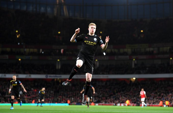 INGLÊS: Inspirado, De Bruyne faz 2 gols e comanda vitória facil do City sobre o Arsenal