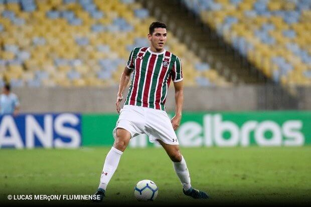 Fluminense acerta detalhes e fecha com zagueiro do Criciúma