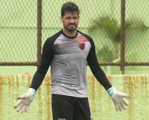 Guarani contrata goleiro que estava em rival do Paulistão