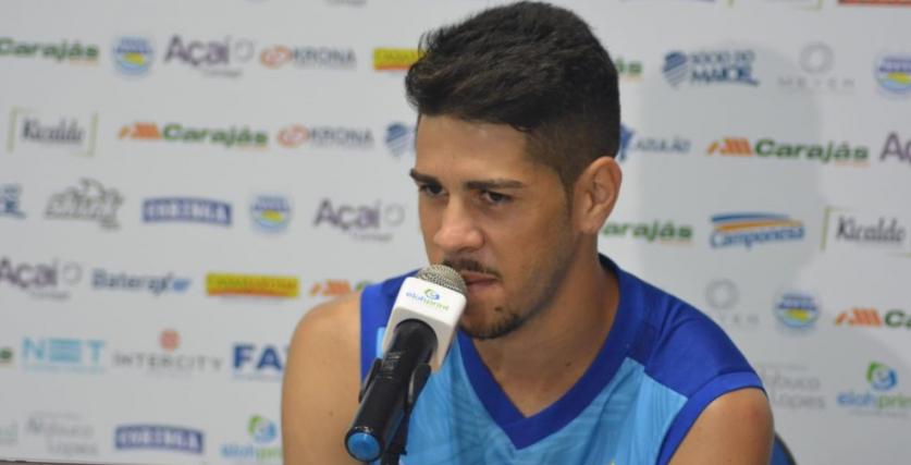 CSA confirma retorno de meia-atacante e mira lateral rebaixado no Brasileirão