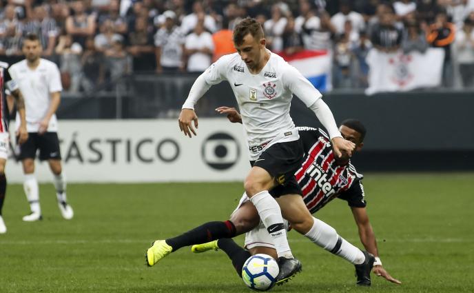 Bahia e Fortaleza disputam lateral do Corinthians