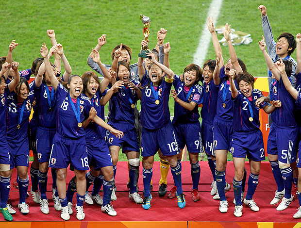 Atletas campeãs mundiais de futebol em 2011 abrirão revezamento da tocha no Japão