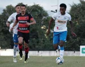 Paulistão: Alvo da Ponte Preta, lateral do Corinthians encaminha acerto com Botafogo