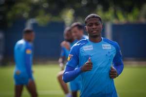 Paulistão: Santos monitora lateral colombiano do Ajax, emprestado ao Cruzeiro