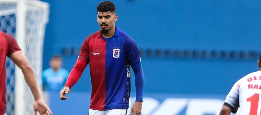 Zagueiro rescinde contrato com Paraná e poderá acertar com rival