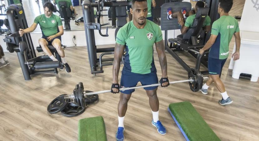 Cruzeiro aceita liberar zagueiro, mas clube do Brasileirão terá que pagar todo o salário