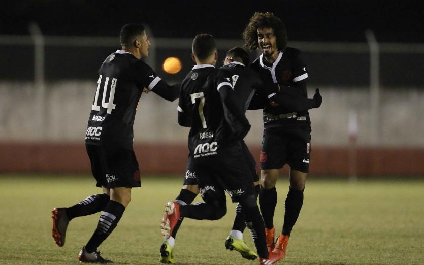 Valdivia, ex-Vasco e São Paulo, recebe proposta de time do Mato Grosso
