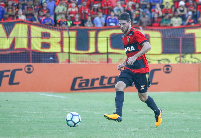 Pernambucano: Sport renova com lateral e conta com Luxa para ter atacante do Palmeiras