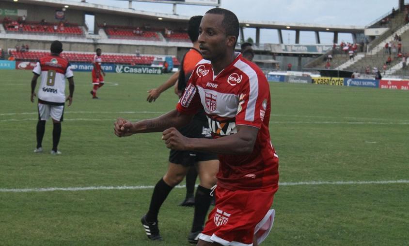 Na espera por Valdivia, time do Mato Grosso acerta com ex-Palmeiras