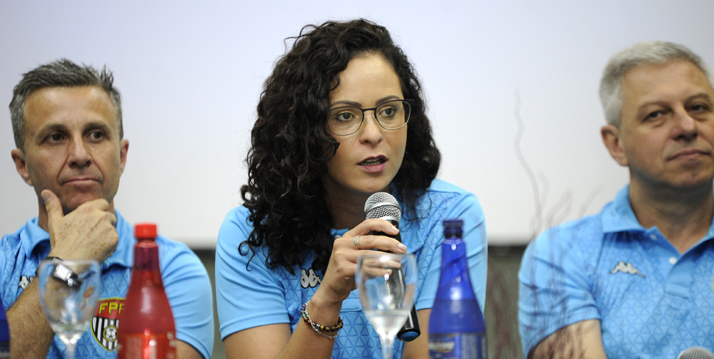 ‘Queremos divulgar as conversas do VAR’, diz nova chefe da arbitragem da FPF