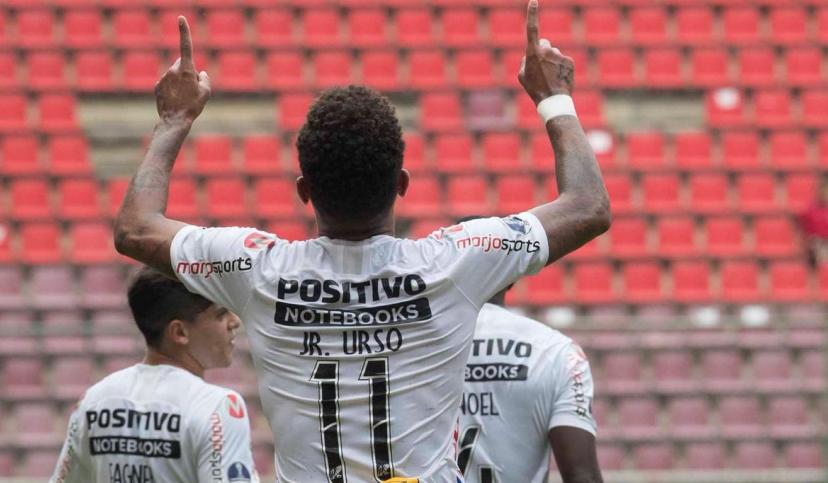 Ex-clube de Kaká faz proposta e fica perto de tirar Júnior Urso do Corinthians