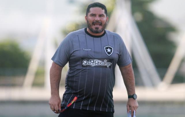 Paranaense: Coritiba avança e deve anunciar ex-técnico do Botafogo e Atlético-GO