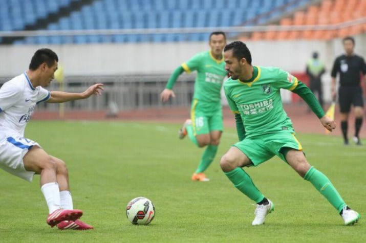 Catarinense: Chapecoense encaminha acerto com ex-atacante de Vitória e Guarani