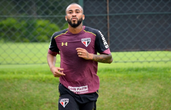 Catarinense: Ativo, Avaí confirma contratação de ex-volante de São Paulo e Santos