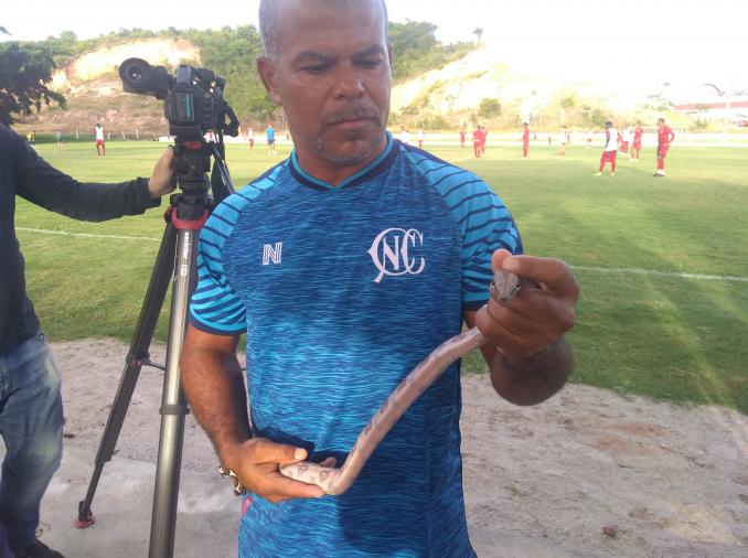 Time da Série B tira Jiboia de campo antes de treinamento no CT