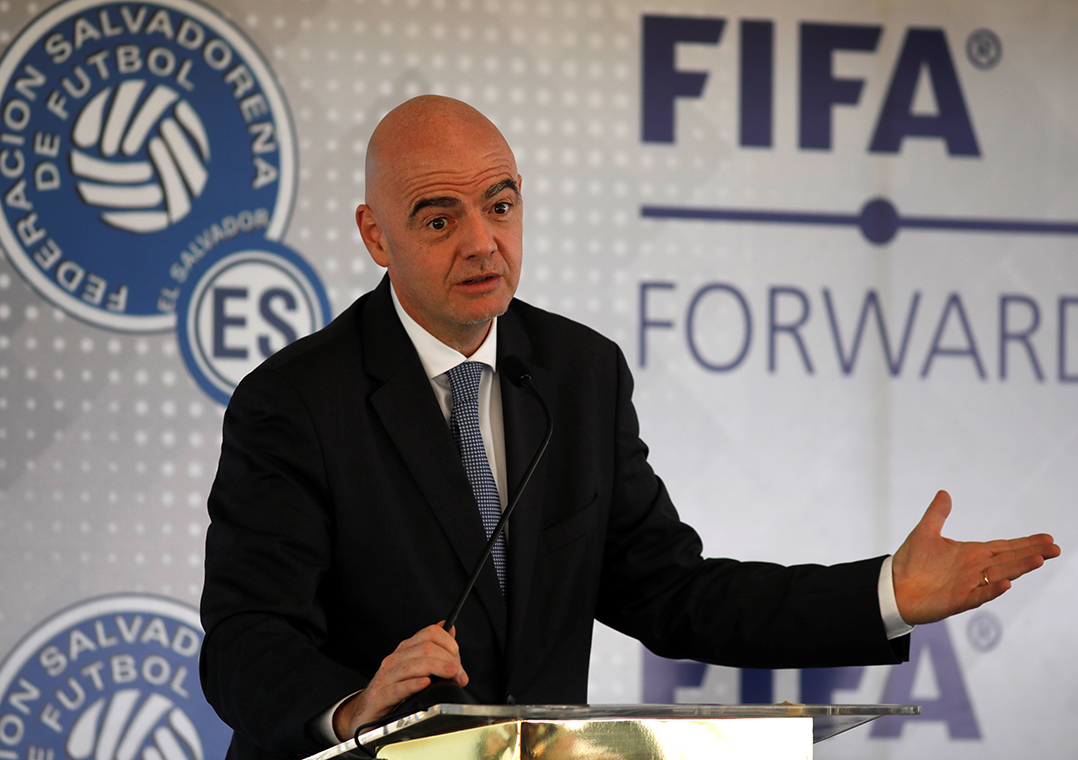 Infantino diz que Fifa avalia realizar Mundial Feminino a cada dois anos
