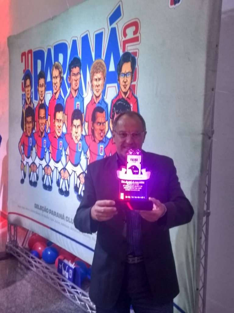 Barbieri recebe homenagem do Paraná Clube