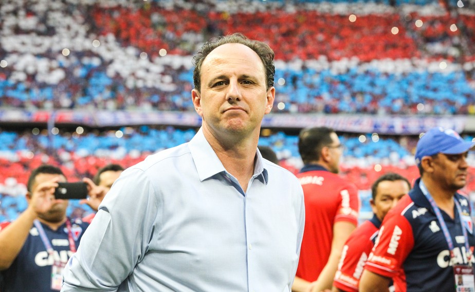 Rogério Ceni foi e voltou, mas terminou a temporada no Fortaleza