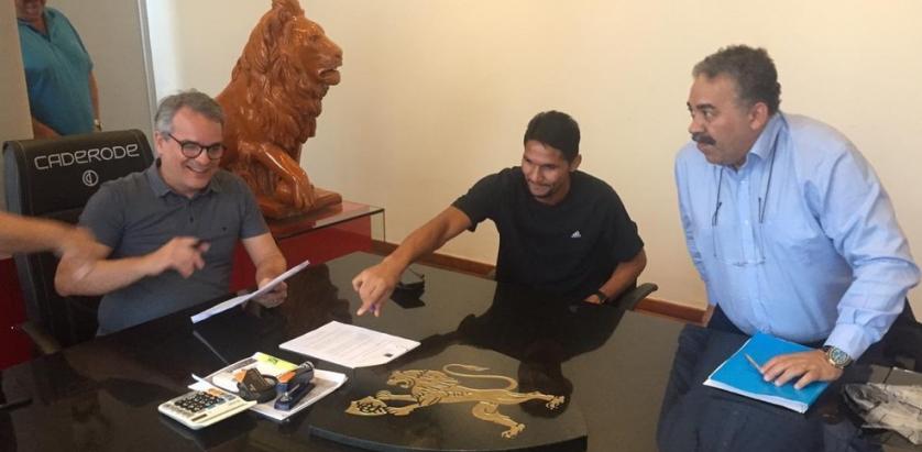 Sport pagará a ídolo meio milhão de reais, metade do valor original