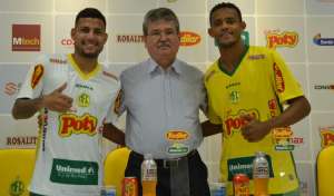 Paulistão: Mirassol apresenta ex-laterais de Vitória e Chapecoense