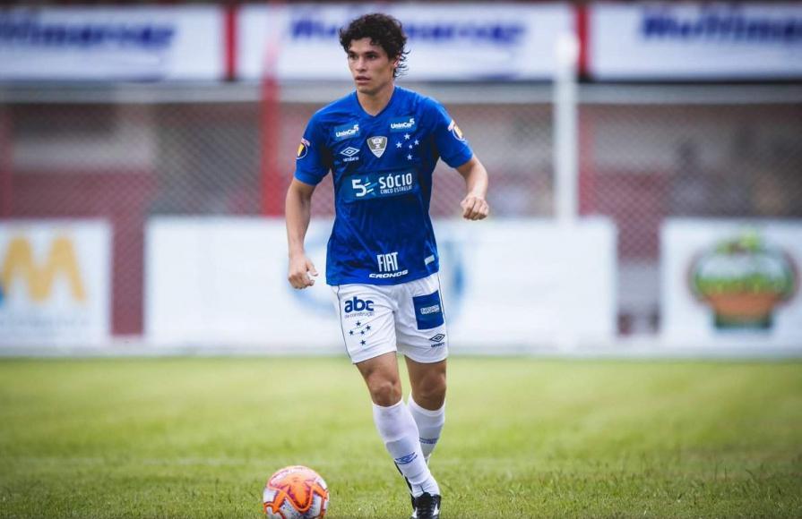 Corinthians estuda retorno de lateral do Cruzeiro para 2020