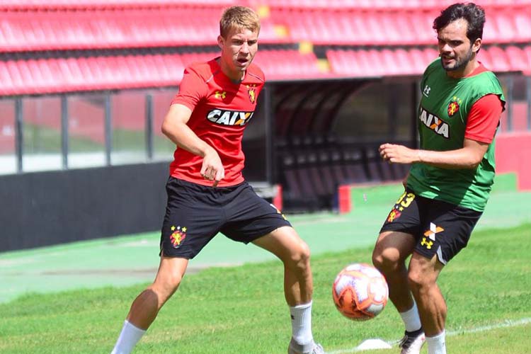 Cearense: Ceará tira volante Charles, do Inter, e deve anunciar zagueiro do Bahia